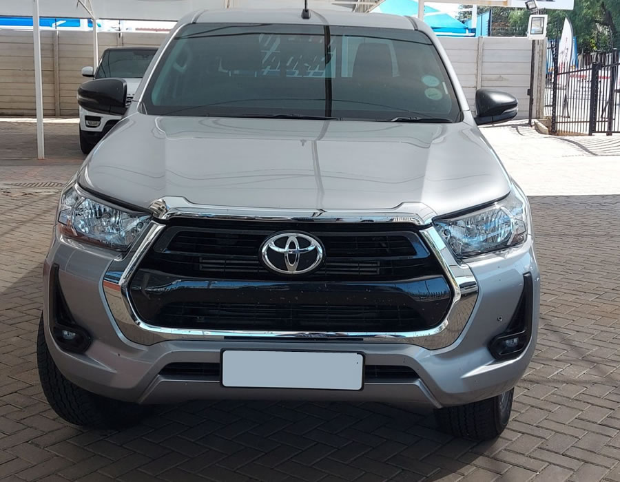 Toyota Hilux, Single Cab with Canopy White, Silver